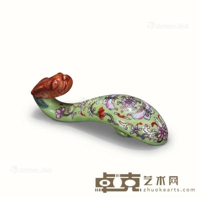 清 粉彩花卉纹龙钩 长9cm