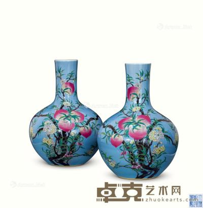  清 蓝地粉彩九桃天球瓶 （一对） 高57cm
