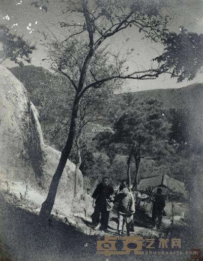  1930年作 登山 银盐纸基 28×22cm