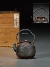  明治时期·金寿堂造甄口铁壶