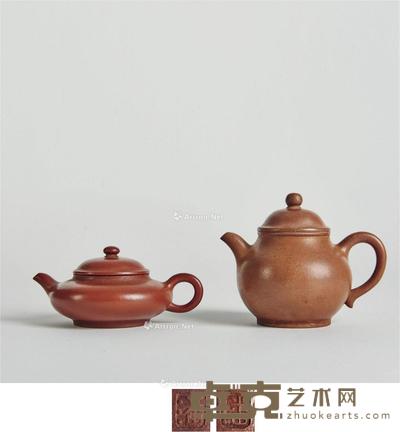  清·朱泥潘壶及桃花泥潘壶 （一组两件） 1.高5.2cm；长10cm口径4.5cm；2.高6.5cm长10cm；口径4cm