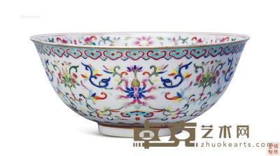 清道光 粉彩宝象花纹碗 直径15cm