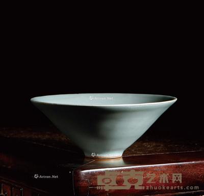  南宋 龙泉窑粉青釉斗笠盏 高5.5cm；口径14.1cm