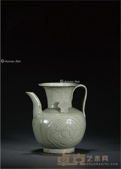  北宋 越窑牡丹纹双系执壶 高17.7cm