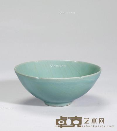  南宋 龙泉窑仿官釉花口碗 高6.2cm；口径15.2cm