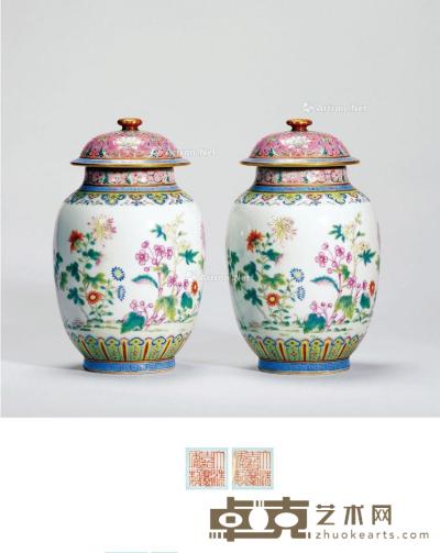  清嘉庆 粉彩花卉纹盖罐 （一对） 高18.5cm