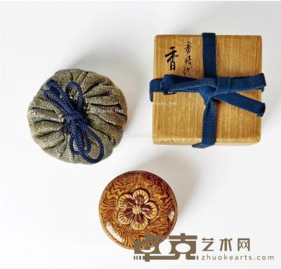  宋-元·绞胎花卉纹香盒 高4.2cm；直径6cm