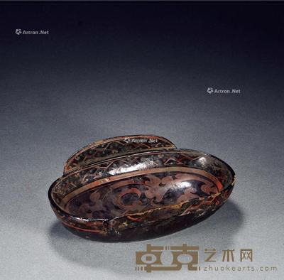  战国·彩绘龙纹耳杯 高4.5cm；长19.7cm；宽15cm