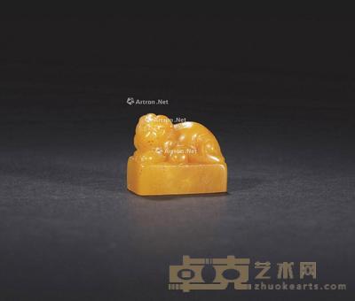 清 田黄石古兽钮章 3×1.7×2.6cm;24.6g