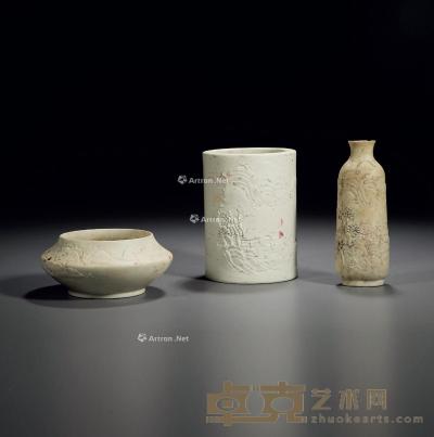  瓷雕山水图文房器 （一组三件） 笔筒径8.8×11.9cm；水盂径11.8×5.1cm；瓶高13cm
