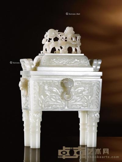 清乾隆·白玉饕餮纹龙钮盖方鼎 高24.2cm