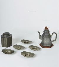  清·锡制菱花形茶罐、锡制盏托及锡制茶壶 （一组七件）