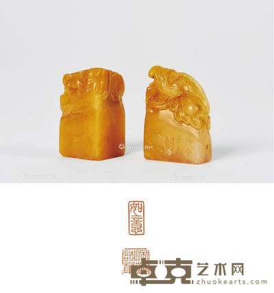  清·薄意田黄章等 （一组两件） 1.高3.8cm；长2.5cm；宽1.2cm；重16.5g；2.高3.4cm；长2cm；宽1.8cm；重25.5g