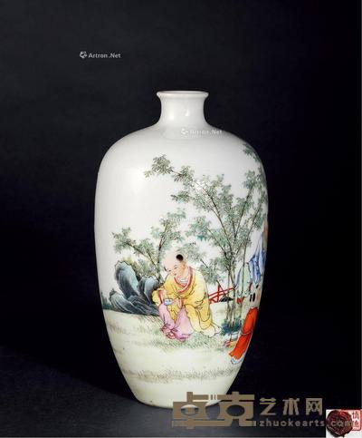  清 粉彩婴戏图瓶 高20.5cm