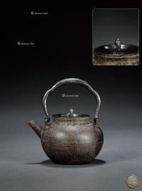  明治时期·金寿堂造凉炉用丸形小铁瓶