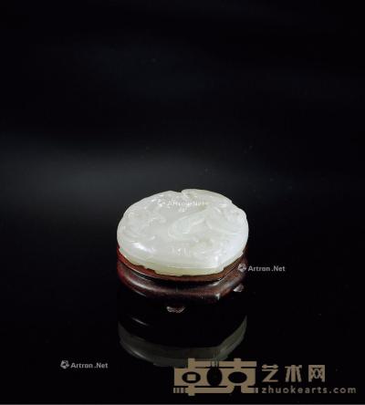  清·白玉雕福寿纹桃形盖盒 带座高3cm；高1.8cm；长5.3cm