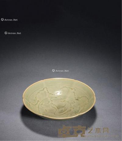  宋金 耀州窑划碧波游鸭纹盘 高5cm；口径18.7cm