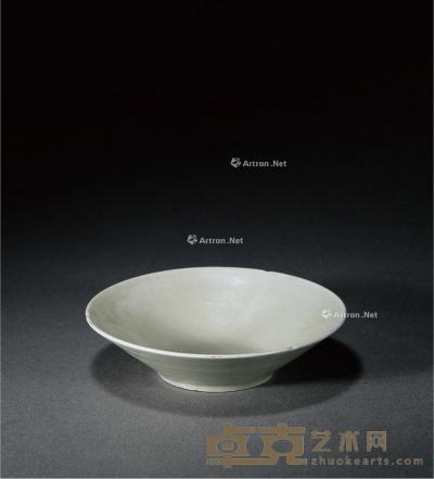  晚唐 越窑秘色瓷三曲盘 高4cm；口径15.5cm