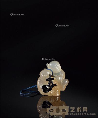 清·玛瑙巧雕童子挂件 高4.4cm;长3.7cm