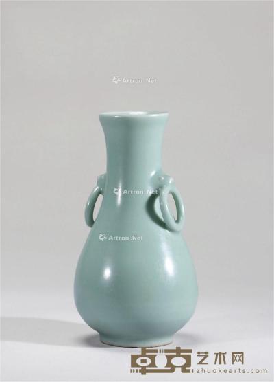  南宋 龙泉窑粉青釉双环耳瓶 高18.2cm