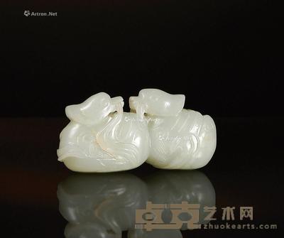  清·白玉鸳鸯衔莲摆件 长6.8cm