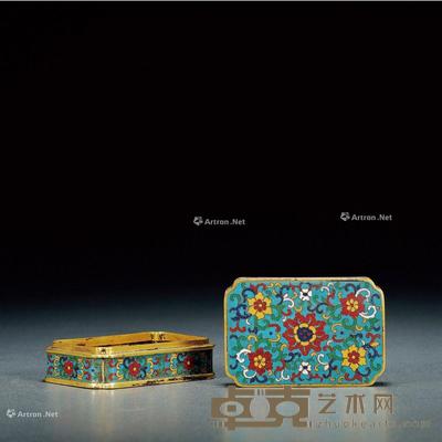 清·乾隆年制款掐丝珐琅盖盒 高3.8cm;长8.5cm;宽5.7cm