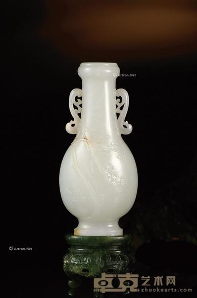 清·白玉带座梅花纹双耳瓶 高11.8cm