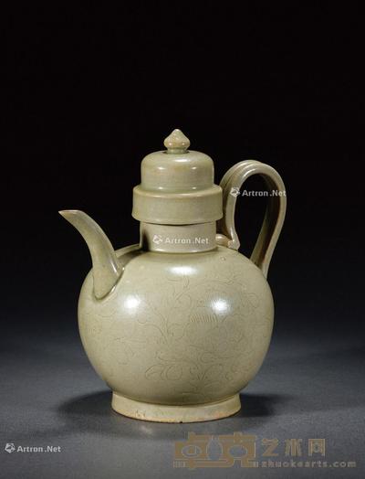 北宋 越窑划缠枝花卉纹执壶 高19.5cm