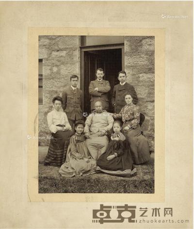  1904年作 康有为、康同璧 与家人合影 照片20.5×15cm；卡纸30×25cm