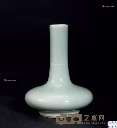  清 豆青釉荸荠瓶 高11.5cm