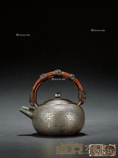  明治时期·生驹造藤把炮口平丸式银壶 12.7×12cm