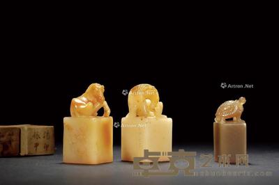 寿山石马钮、龟钮章三方 2.4×2.4×5cm×2;1.7×1.7×4.2cm