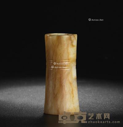  龙山文化 束腰玉勒 高6.18cm；上直径2.51cm；下直径2.87cm