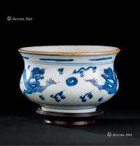  清代（1644-1911） 青花二龙戏珠纹香炉