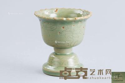  元代-明代（1279-1644） 龙泉窑刻花卉纹高足杯 直径11.5cm；高12cm