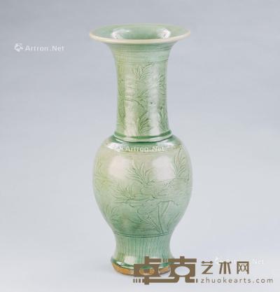  明代（1368-1644） 龙泉窑刻花卉纹撇口大瓶 直径20cm；高48.8cm
