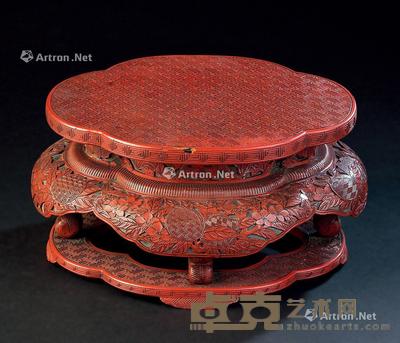  剔红大吉大利纹海棠形花台 长23.5cm；宽18.4cm；高11.8cm