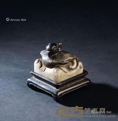  玉雕凤钮印材 长4.4cm；宽4.4cm；高4.2cm