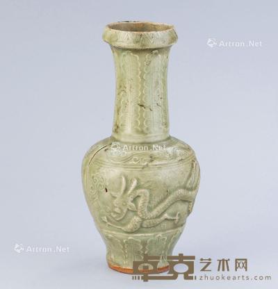  元代（1279-1368） 龙泉窑龙虎瓶 直径11.1cm；高23.7cm