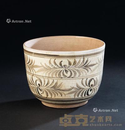  磁州窑花卉纹钵 直径18.5cm；高14.1cm