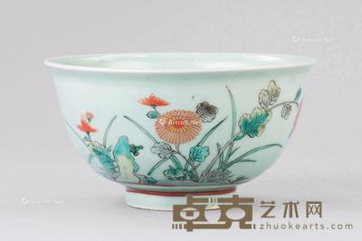  清代（1644-1911） 豆青地粉彩花卉寿石纹碗 直径18.6cm；高10cm