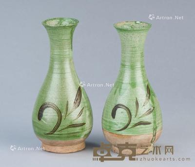  宋代（960-1279） 磁州窑绿釉玉壶春瓶 （一对） 直径7.5cm；高16cm