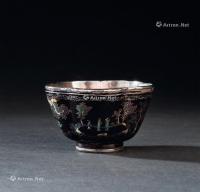  清乾隆（1736-1795） 银胆黑漆嵌螺钿山水人物纹花口杯