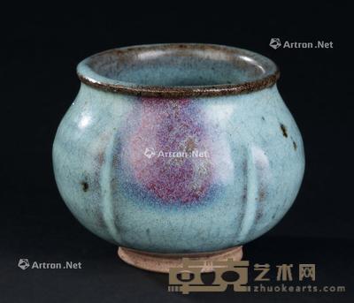  元代（1279-1368） 钧窑紫斑瓜棱香炉 直径8.9cm；高7cm