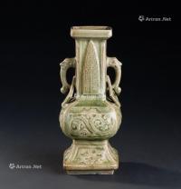  明代（1368-1644） 龙泉窑螭龙纹双兽环耳瓶