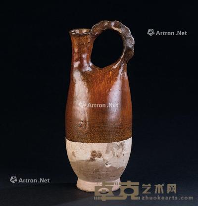  辽代（916-1125） 黄釉皮囊壶 长9.6cm；宽9.3cm；高25.1cm