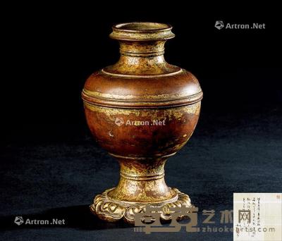  铜鎏金莲瓣纹瓶 直径7.8cm；高12.4cm