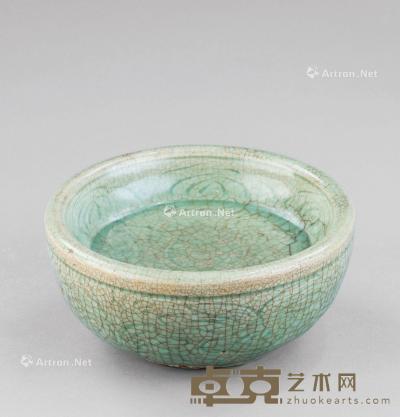  明代（1368-1644） 龙泉窑刻花卉纹诸葛碗 直径17.5cm；高7.9cm