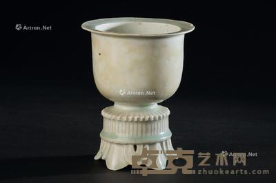  影青花瓣纹高足杯 直径9.7cm；高12.1cm