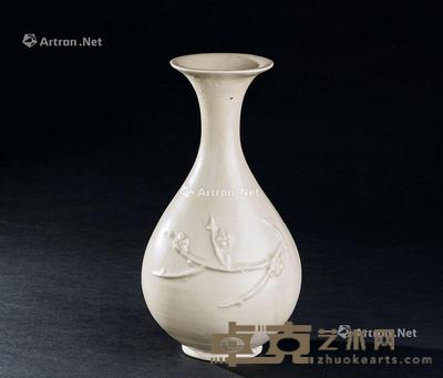  元代（1279-1368） 白釉贴花玉壶春瓶 直径12.5cm；高23.4cm